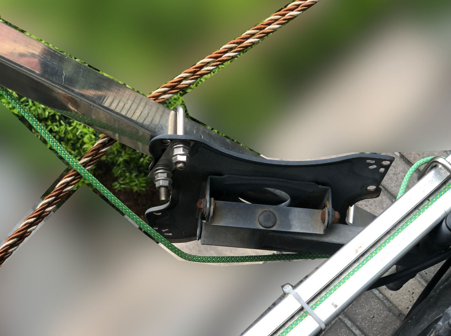 电视支架旋转45度后的样子